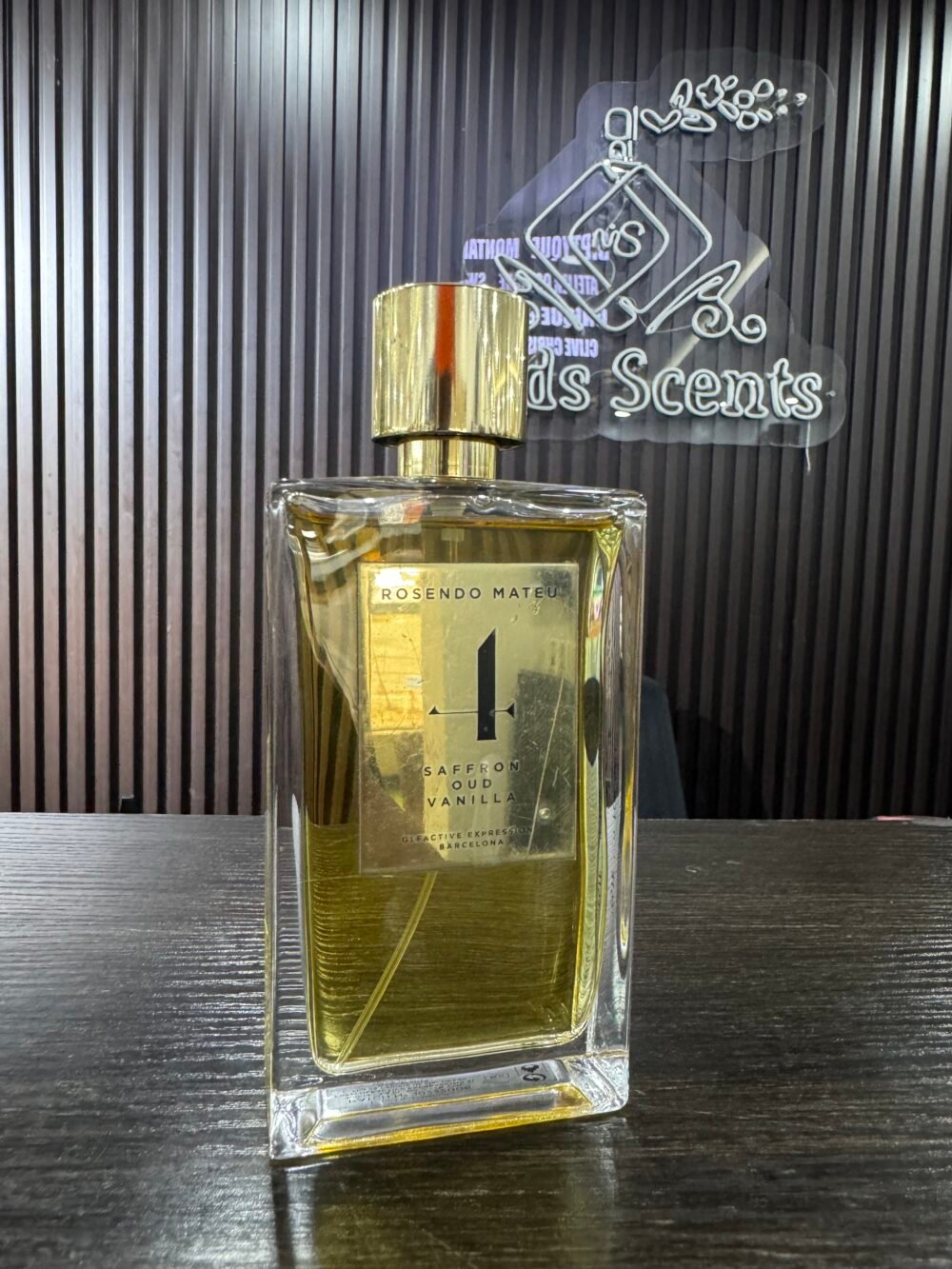 IMG_7192 Rosendo Mateu No. 4 Saffron, Oud, Vanilla EDP